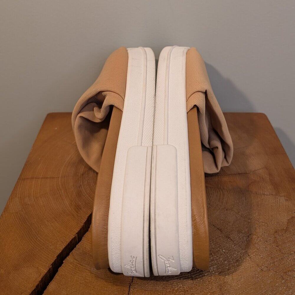 Zodiac Sandals Womens Tan Neutral Casual Beach Pool Lounge Vacation - Size 11 - Picture 3 of 4
